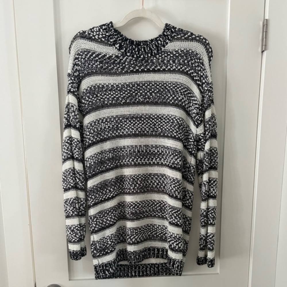 SALTWATER LUXE | black white silver sweater, crew neck, size small